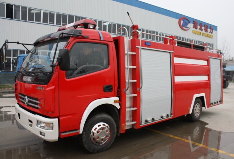 東風多利卡4-5方小型水罐消防車